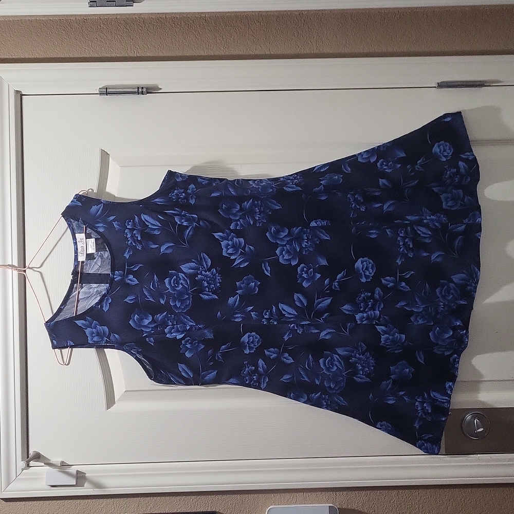 Cute sleeveless summer dress